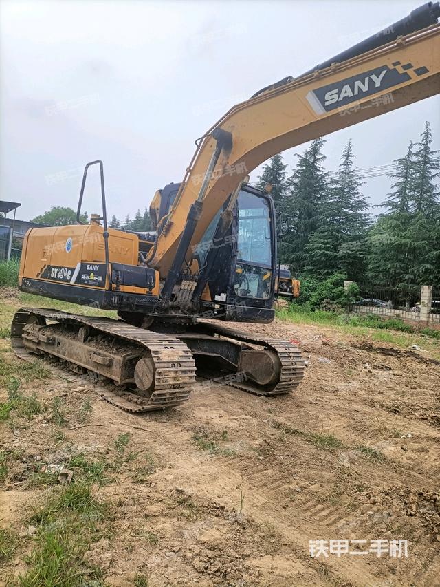 三一重工SY135C挖掘機(jī)