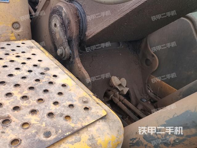 大臂根部?斜視(工作和回轉(zhuǎn)裝置) 大臂根部?斜視(工作和回轉(zhuǎn)裝置)