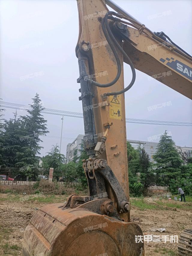 小臂整體左后(工作和回轉(zhuǎn)裝置) 小臂整體左后(工作和回轉(zhuǎn)裝置)