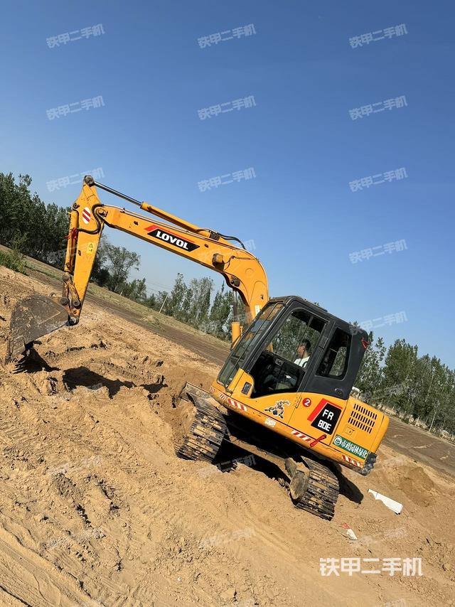 雷沃重工FR80E挖掘機(jī)