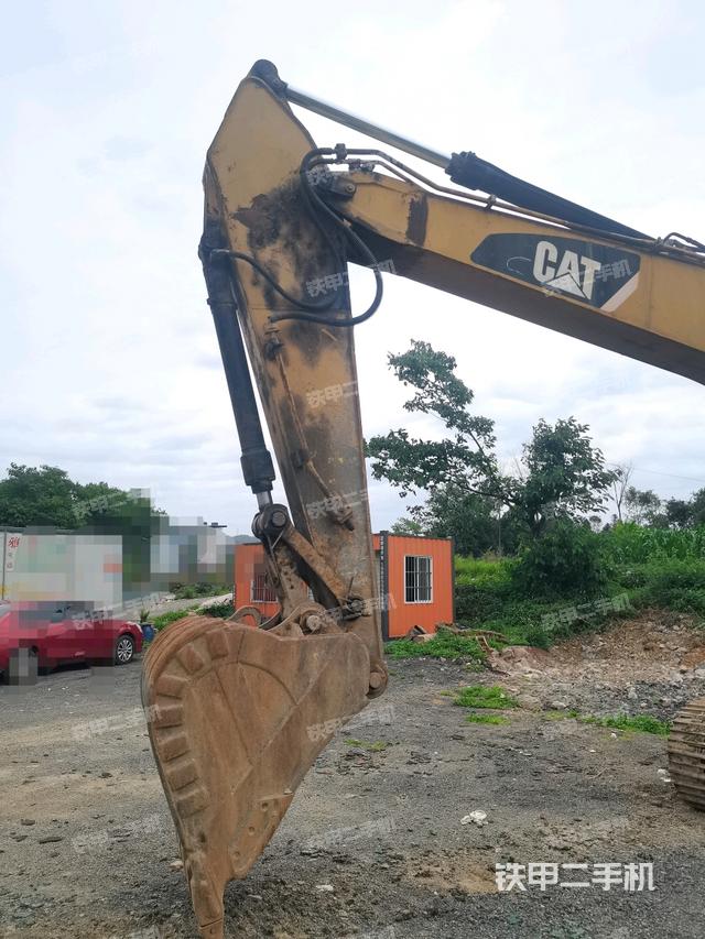 小臂整體左后(工作和回轉(zhuǎn)裝置) 小臂整體左后(工作和回轉(zhuǎn)裝置)