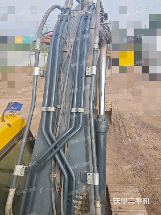 大臂背部俯视（工作和回转装置）