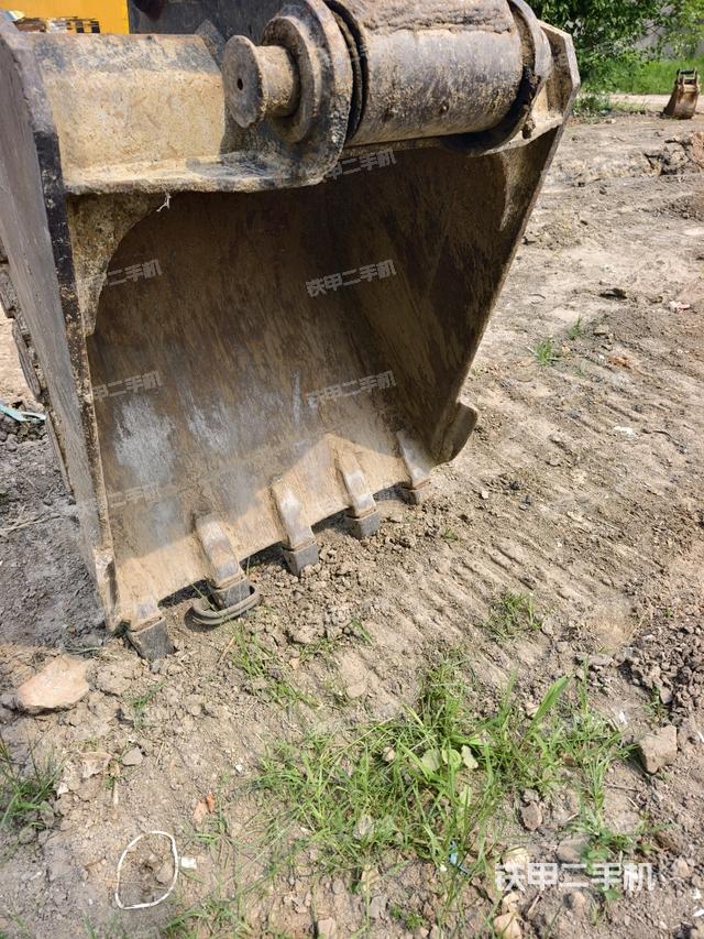 铲斗右后整体（工作和回转装置）