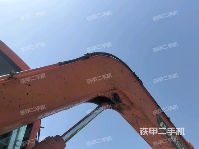 小臂整體左后(工作和回轉(zhuǎn)裝置) 小臂整體左后(工作和回轉(zhuǎn)裝置)