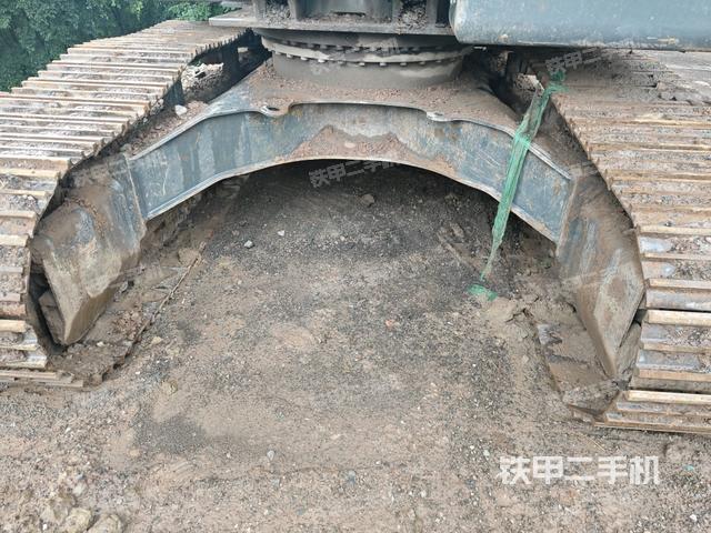 轉(zhuǎn)盤和下車架正前（工作和回轉(zhuǎn)裝置）