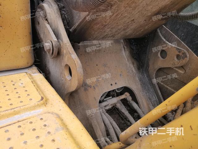 大臂根部?斜視(工作和回轉(zhuǎn)裝置) 大臂根部?斜視(工作和回轉(zhuǎn)裝置)