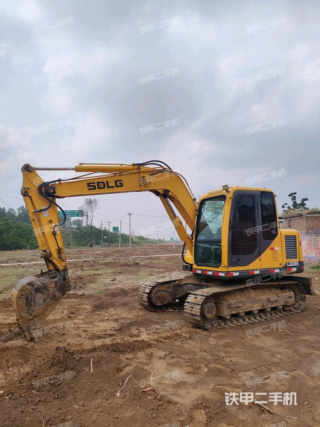 山東臨工E685F挖掘機