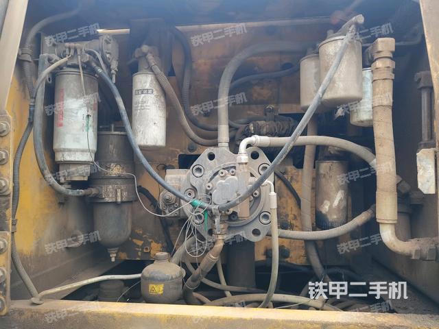 液壓泵斜45?右(大件艙室) 液壓泵斜45?右(大件艙室)