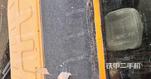 駕駛室頂部(整機外觀) 駕駛室頂部(整機外觀)