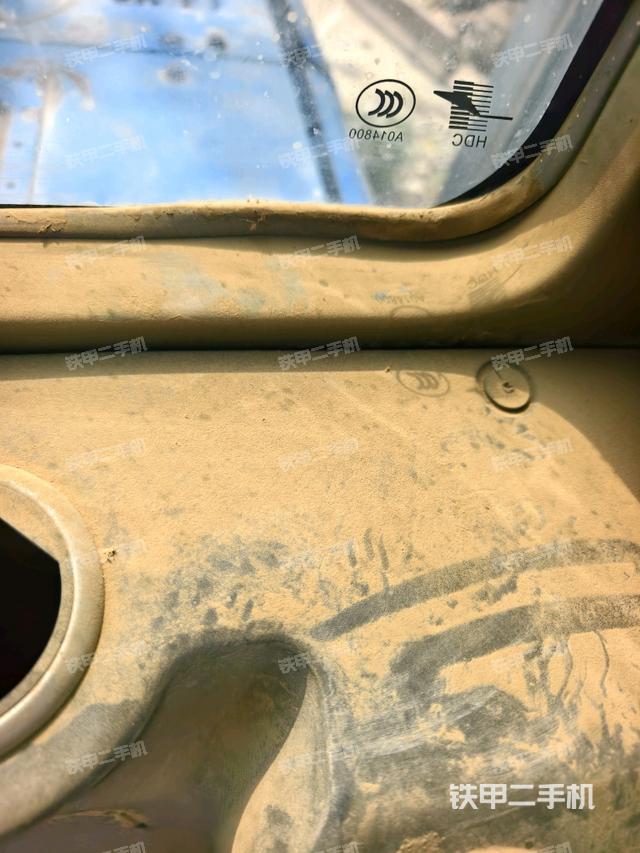 后窗玻璃角标（驾驶室部分）