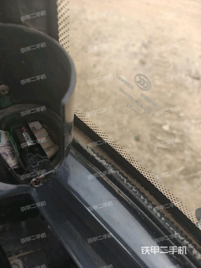 后窗玻璃角标(驾驶室部分) 后窗玻璃角标(驾驶室部分)