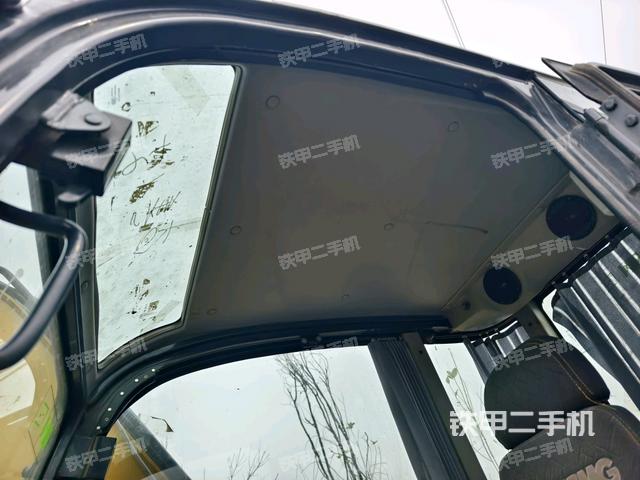 顶棚整体(驾驶室部分) 顶棚整体(驾驶室部分)