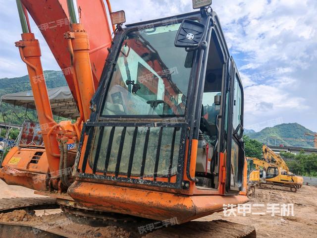 龍工LG6225NS挖掘機