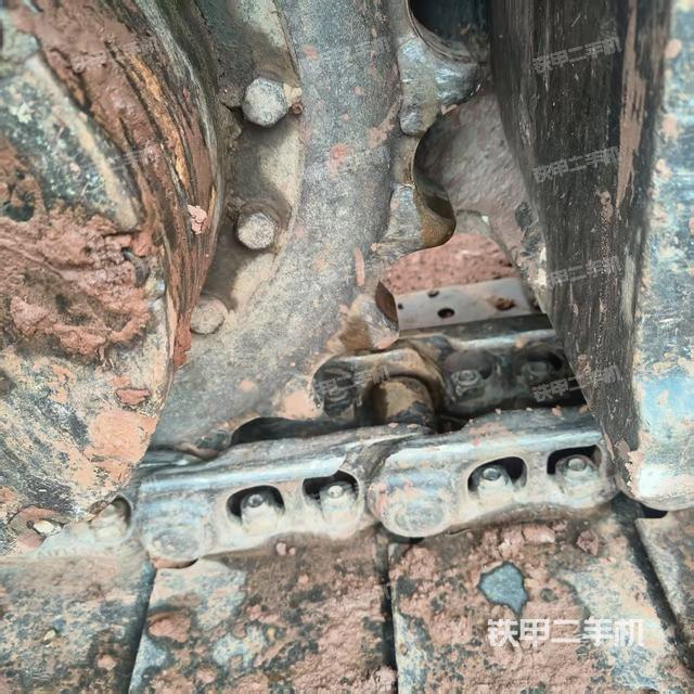 單側(cè)履帶整體（整機(jī)外觀）