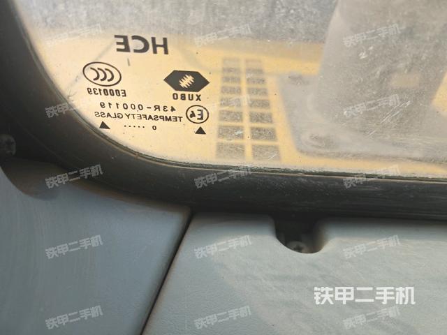 后窗玻璃角标（驾驶室部分）