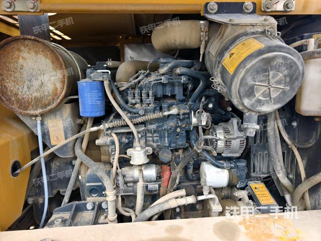 发动机室(上车部件) 发动机室(上车部件)