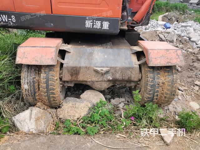 單側(cè)履帶整體(整機(jī)外觀) 單側(cè)履帶整體(整機(jī)外觀)