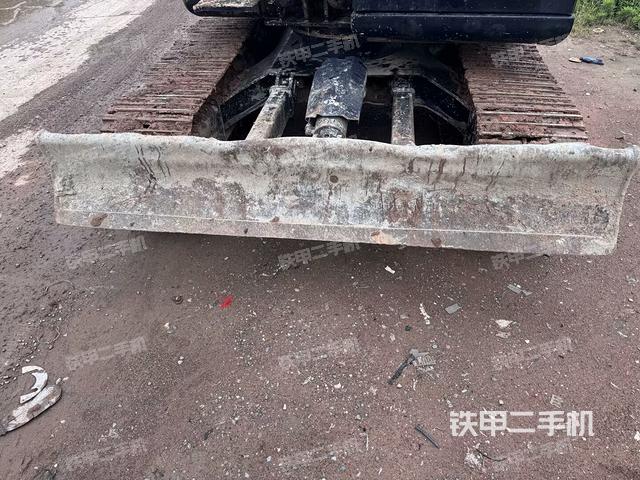 轉(zhuǎn)盤和下車架正前(工作和回轉(zhuǎn)裝置) 轉(zhuǎn)盤和下車架正前(工作和回轉(zhuǎn)裝置)