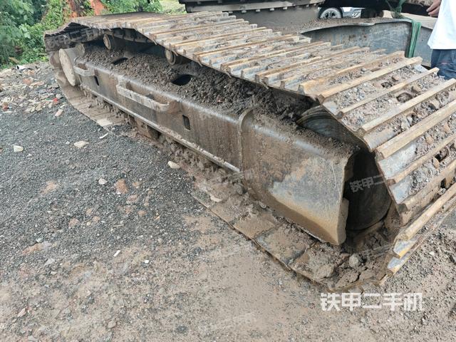 左側(cè)履帶整體?（行走機(jī)構(gòu)）