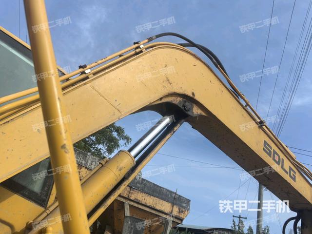 大臂整體?右側(cè)(工作和回轉(zhuǎn)裝置) 大臂整體?右側(cè)(工作和回轉(zhuǎn)裝置)
