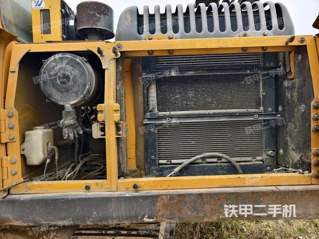 散熱器正面(大件艙室) 散熱器正面(大件艙室)