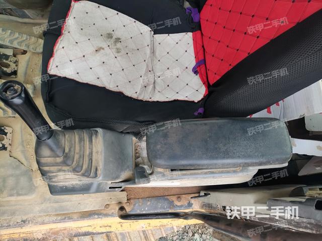 座椅左側(cè)控制臺(tái)/音響/含左手柄(駕駛室部分) 座椅左側(cè)控制臺(tái)/音響/含左手柄(駕駛室部分)