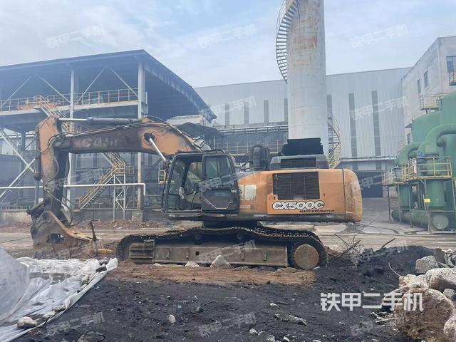 驾驶室顶部(整机外观) 驾驶室顶部(整机外观)