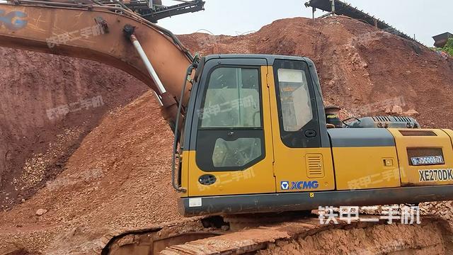 驾驶室顶部（整机外观）