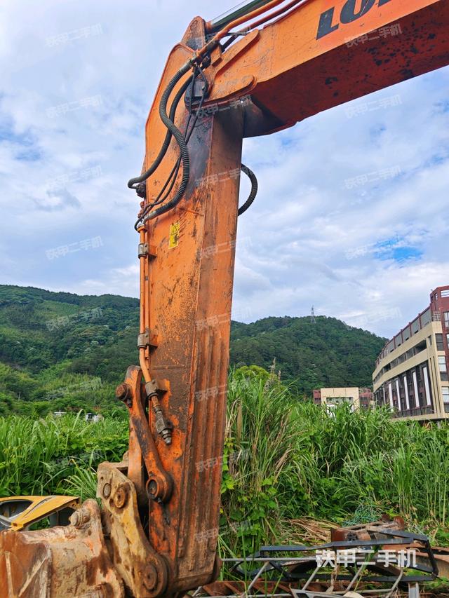小臂整體左后(工作和回轉(zhuǎn)裝置) 小臂整體左后(工作和回轉(zhuǎn)裝置)