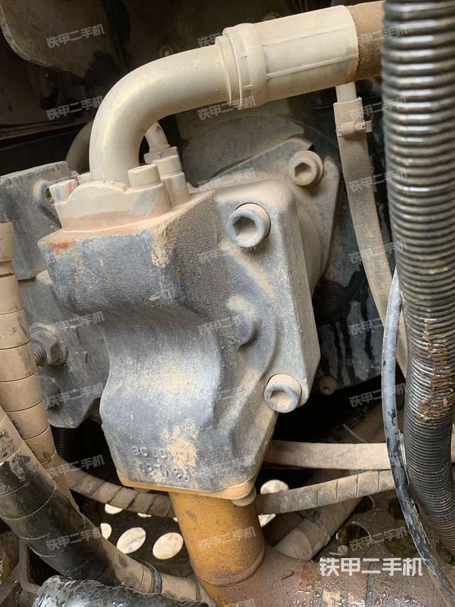 液壓泵艙室正面整體(整機(jī)外觀) 液壓泵艙室正面整體(整機(jī)外觀)