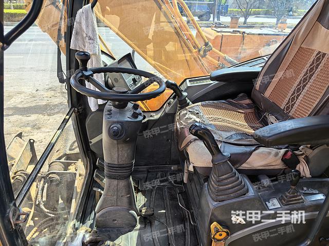 驾驶室整体（整机外观）