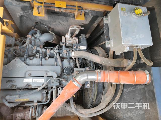 發(fā)動機整體俯視(整機外觀) 發(fā)動機整體俯視(整機外觀)