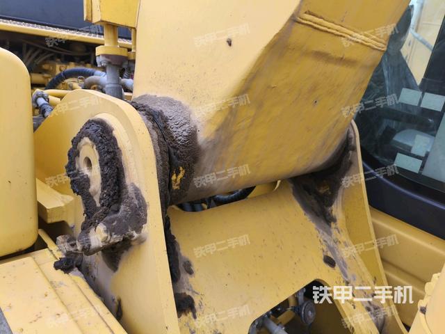 大臂根部 斜视(工作和回转装置) 大臂根部 斜视(工作和回转装置)