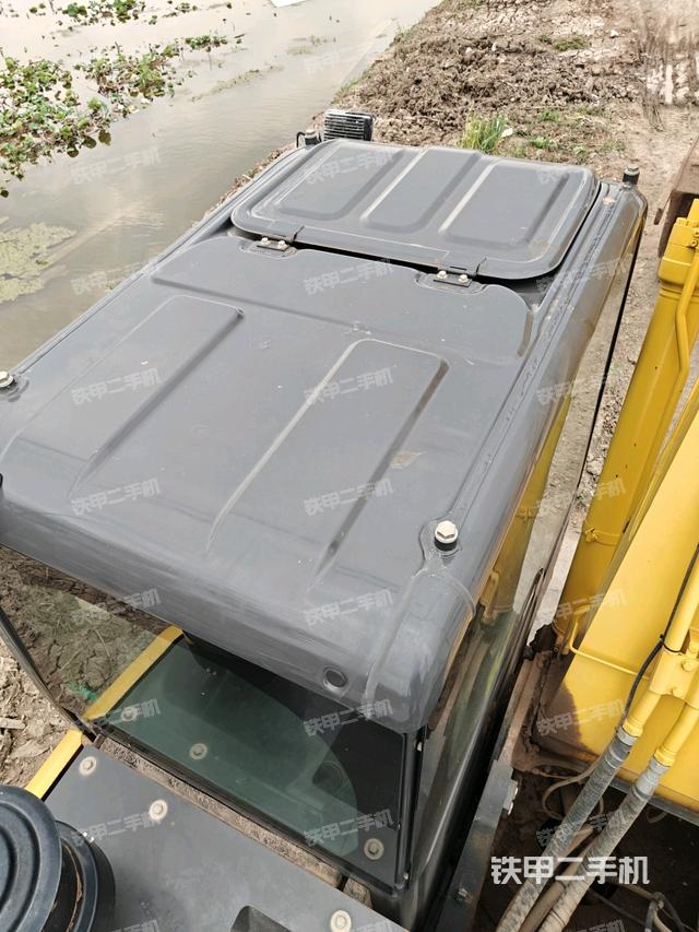 驾驶室顶部俯视(上车部件) 驾驶室顶部俯视(上车部件)