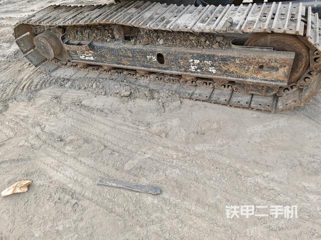 左側(cè)履帶整體?(行走機(jī)構(gòu)) 左側(cè)履帶整體?(行走機(jī)構(gòu))