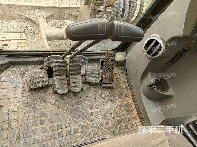 座椅后部(駕駛室部分) 座椅后部(駕駛室部分)