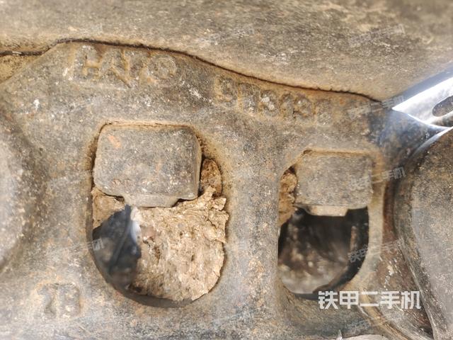 右側(cè)行走馬達蓋板(行走機構(gòu)) 右側(cè)行走馬達蓋板(行走機構(gòu))