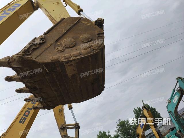 铲斗45度(工作和回转装置) 铲斗45度(工作和回转装置)