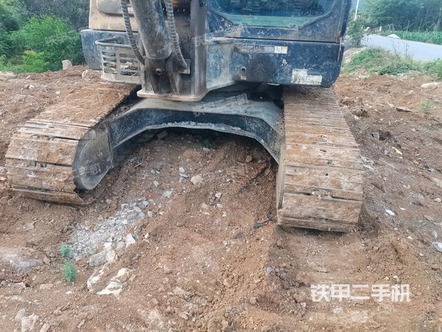 转盘和下车架正前（工作和回转装置）