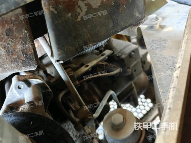 液壓泵艙室正面整體（整機(jī)外觀）