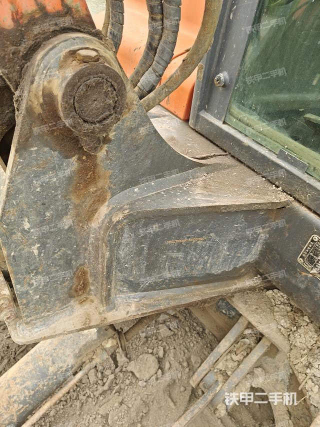 大臂根部?斜（工作和回轉(zhuǎn)裝置）