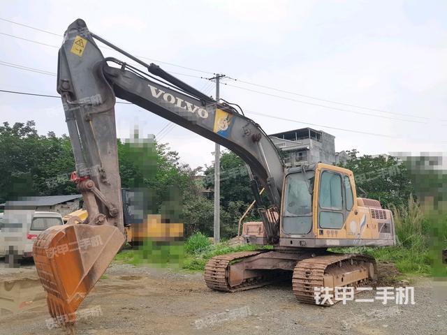 沃爾沃EC200B挖掘機(jī)
