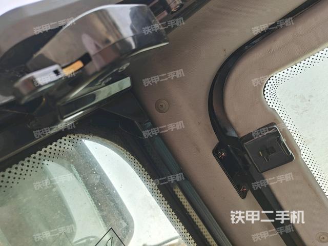 右側(cè)玻璃角標(biāo)(駕駛室部分) 右側(cè)玻璃角標(biāo)(駕駛室部分)