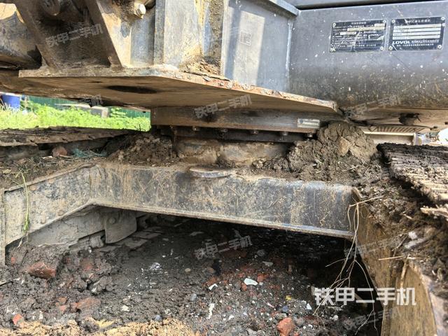 转盘和下车架正前(工作和回转装置) 转盘和下车架正前(工作和回转装置)