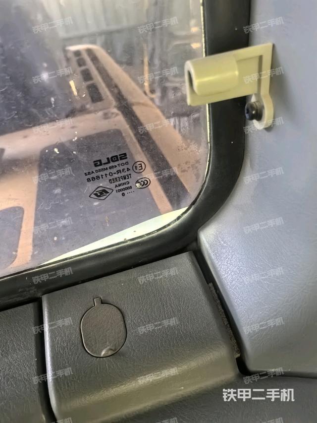 后窗玻璃角标（驾驶室部分）