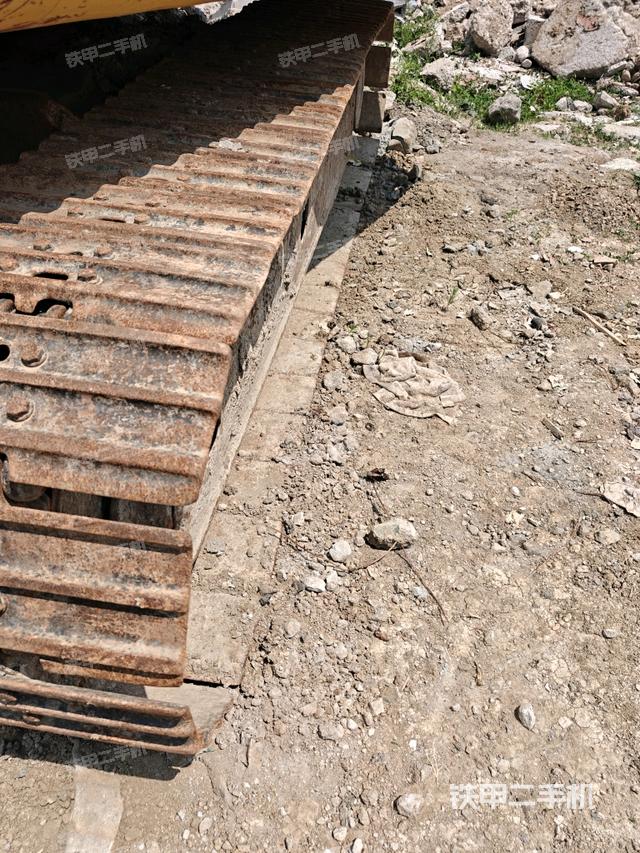 單側(cè)履帶整體（整機(jī)外觀）