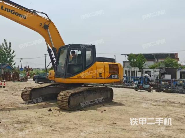 驾驶室整体(整机外观) 驾驶室整体(整机外观)