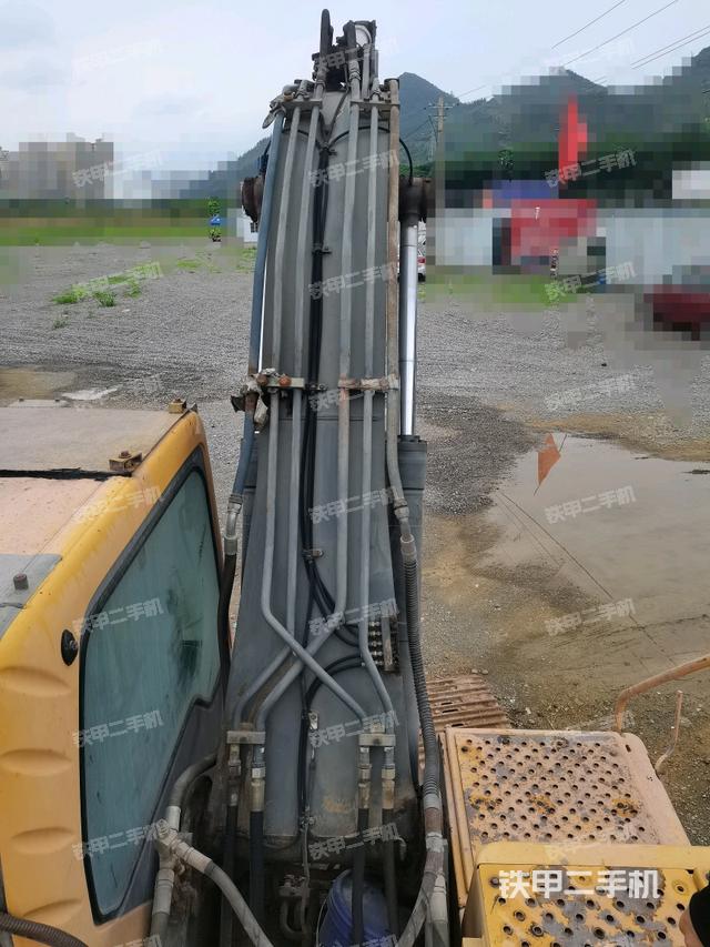 大臂背部俯视(工作和回转装置) 大臂背部俯视(工作和回转装置)