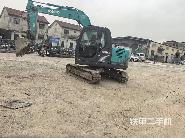 神鋼SK75-8挖掘機(jī)