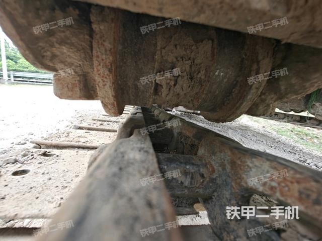 右側(cè)行走馬達蓋板(行走機構(gòu)) 右側(cè)行走馬達蓋板(行走機構(gòu))